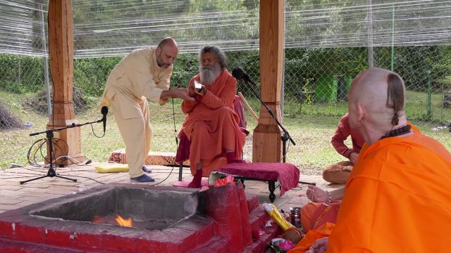 Sanyas Diksha of Swami Gyaneshwarpuri