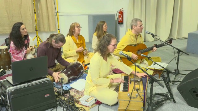 Bhajan singing from Slovenska Vas